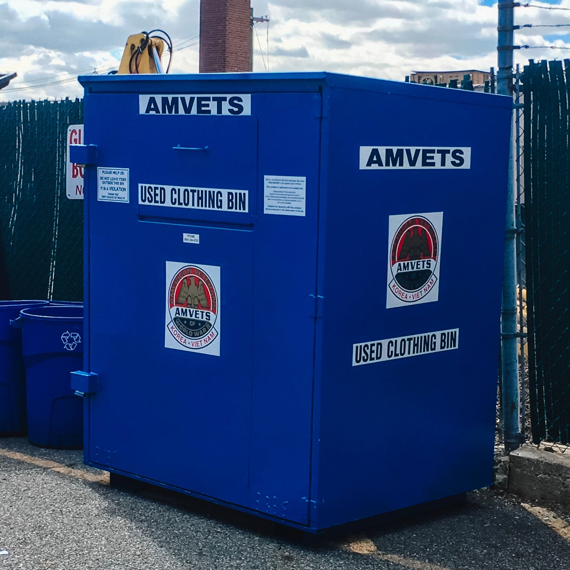 A Helpsy AMVETS Bin